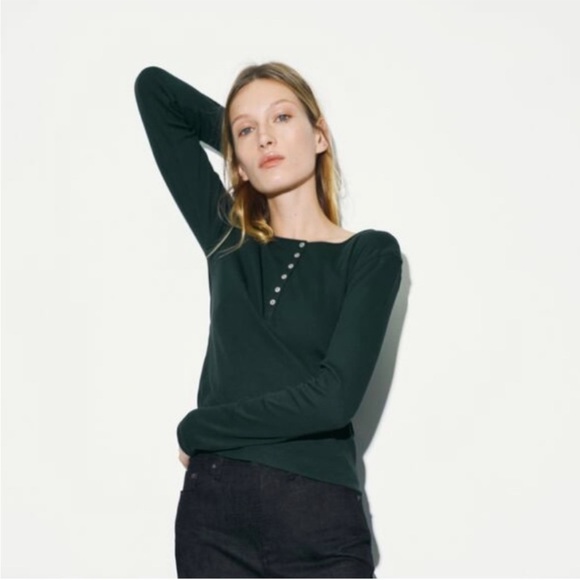 Zara Round neck top with long sleeves Front button closure - Picture 8 of 8